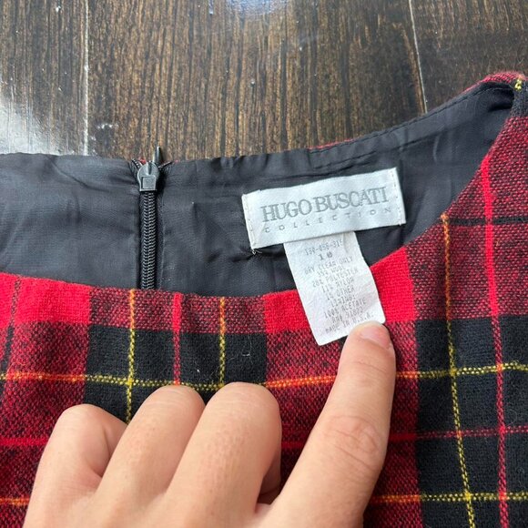 Vintage 90s 80s Red and black plaid midi dress with fringe hem #preppy - Picture 3 of 4